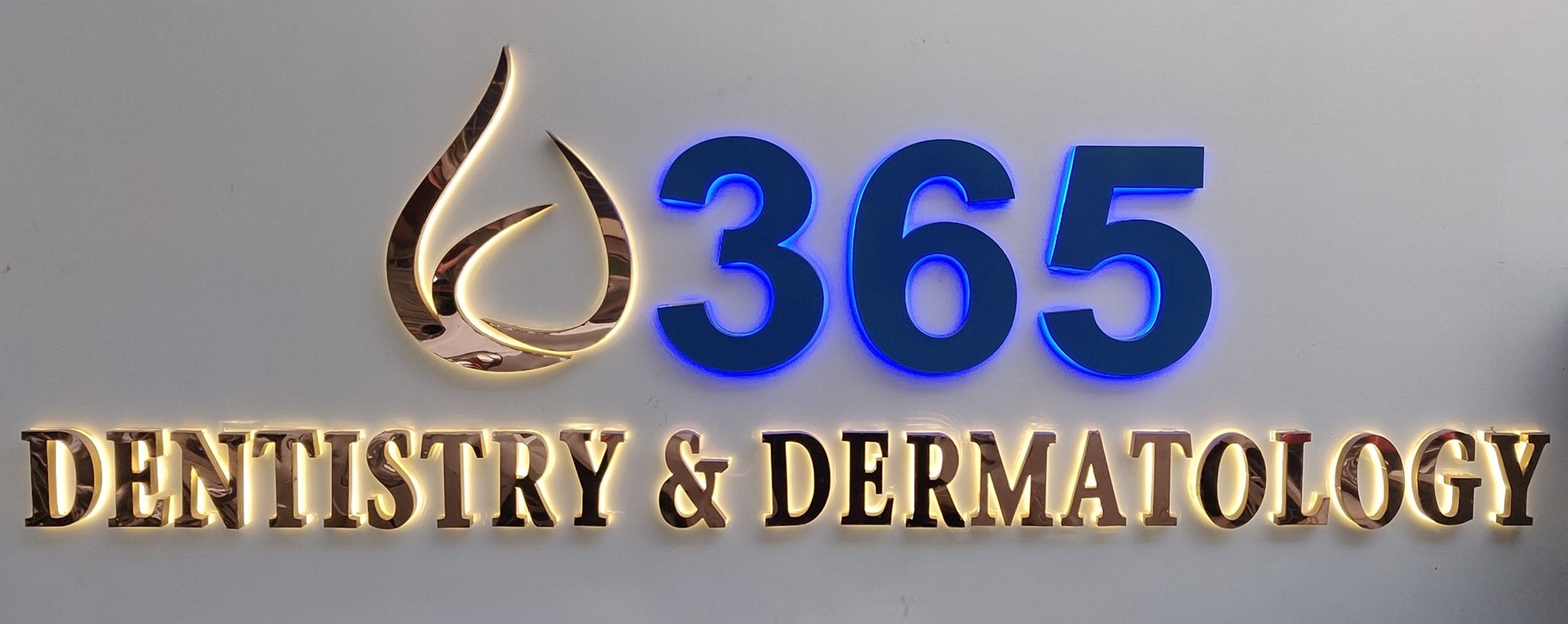 365 Dentistry logo