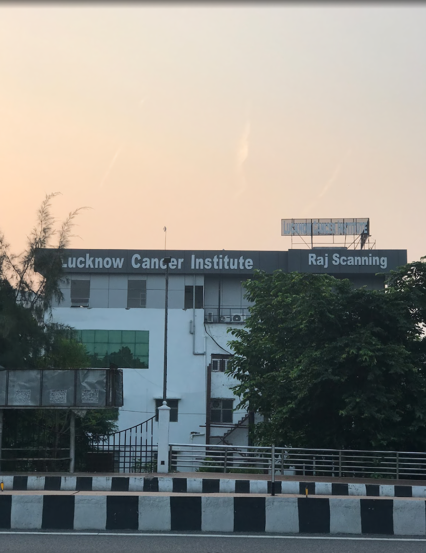 Lucknow Cancer Institute