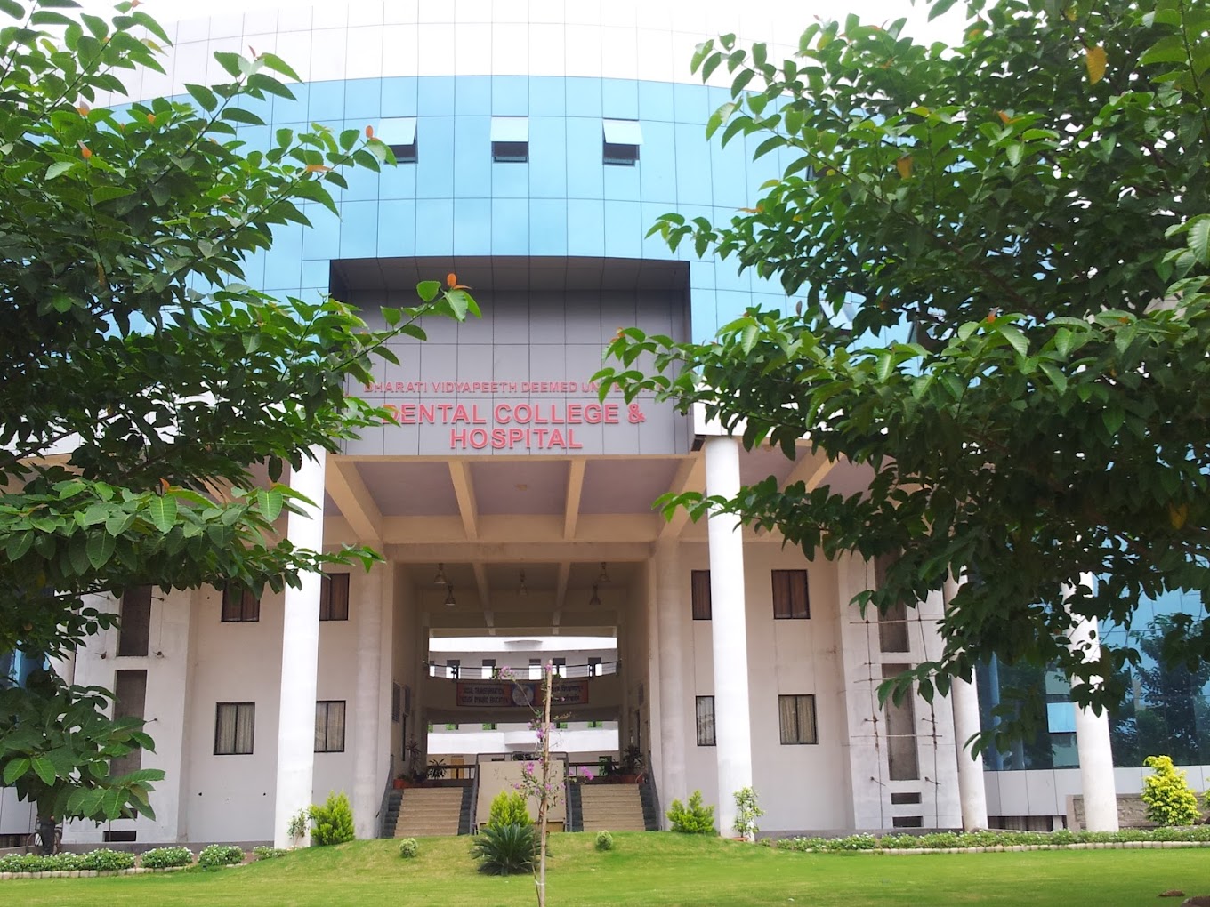 Bharati Vidyapeeth Dental College And Hospital - Sangli